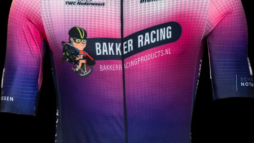 TWC-Nederweert-dingt-mee-naar-titel-mooiste-wielershirt-van-Nederland