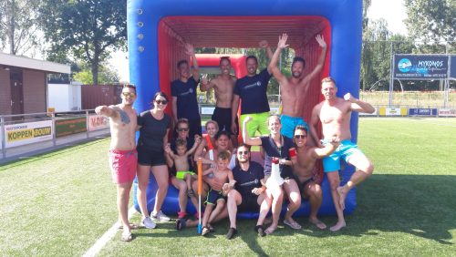 Team-Bazen-uit-Nederweert-wint-wederom-de-Zeskamp-in-Moesel-4