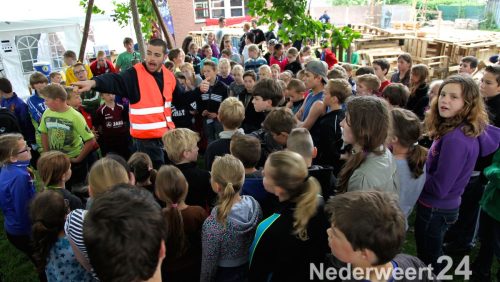Timmerdorp Budschop van start Jong Nederland Budschop Nederweert