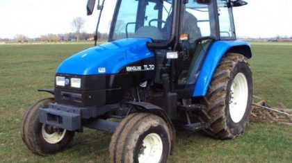 Tractor-New-Holland-TL70