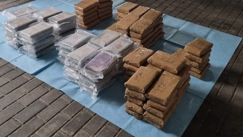 Transport-met-120-kilogram-cocaine-onderschept-in-Weert Foto: Politie Nederland