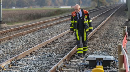 Trein-raakt-voorwerp-spoort-Schoordijk-Weert-4