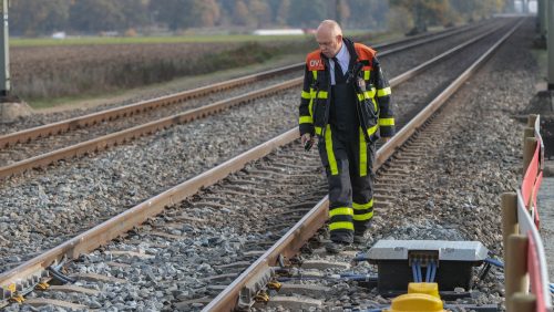 Trein-raakt-voorwerp-spoort-Schoordijk-Weert-4