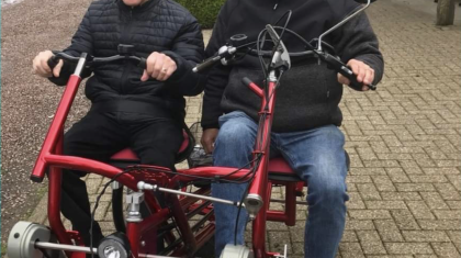 Trinkenshof-is-blij-met-gloednieuwe-duofiets2
