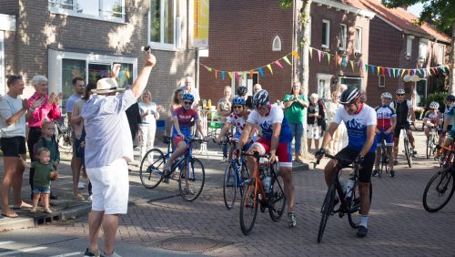 Twee-Weertenaren-fietsen-vanuit-Weert-naar-Mont-Ventoux2