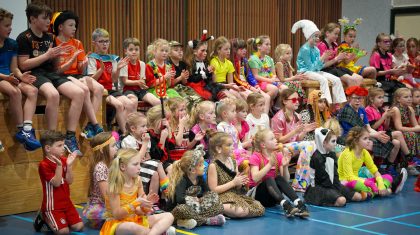 Vastelaovendj-bij-Meos-met-de-Pinmaekers-en-de-Bengels-6