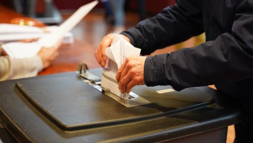 Verkiezingen-stembureau-Leveroy-Pastoerskoel-1