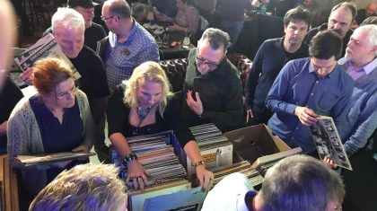 Vierde-Vinyl-Luister-Spot-in-Theater-de-Huiskamer8 Vierde-Vinyl-Luister-Spot-in-Theater-de-Huiskamer8