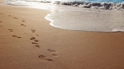 Voetafdruk_zand_strand_testament