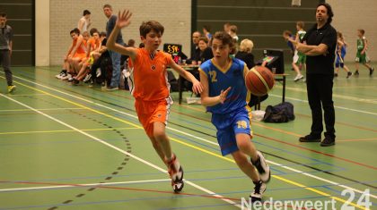 Zondag 14 april 2013 werd Truus de Leeuw bekroond tot Vrijwilliger van de Maand door Myrna van de Weerden (combinatiefunctionaris van de gemeente Nederweert).