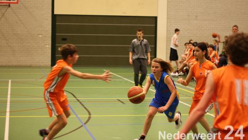 Zondag 14 april 2013 werd Truus de Leeuw bekroond tot Vrijwilliger van de Maand door Myrna van de Weerden (combinatiefunctionaris van de gemeente Nederweert).