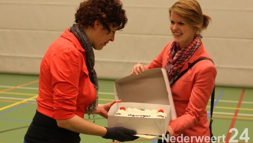 Zondag 14 april 2013 werd Truus de Leeuw bekroond tot Vrijwilliger van de Maand door Myrna van de Weerden (combinatiefunctionaris van de gemeente Nederweert).