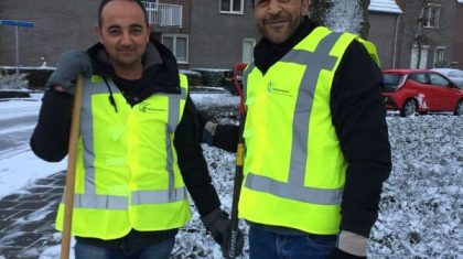 Vrijwilligers-sneeuwvrij-maken