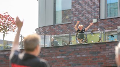 WeertFM-draait-plaatjes-voor-bewoners-Sint-Joseph-Nederweert-27