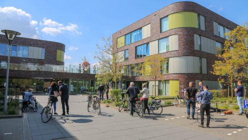 WeertFM-draait-plaatjes-voor-bewoners-Sint-Joseph-Nederweert-9