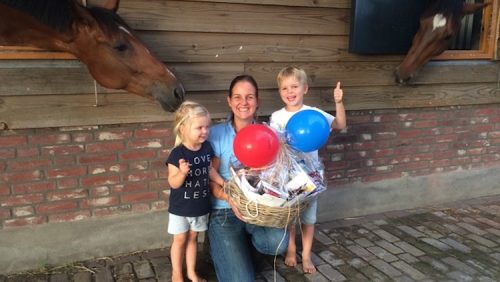 Welkomstmand-voor-Maud-Smedts-en-Klaas-Besieux-uit-Ospel