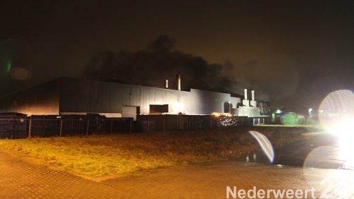 Zeer-grote-brand-Industrieterrein-Panningen-460