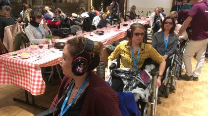 Zorgmedewerkers-kropen-in-de-huid-van-ouderen-12