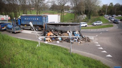 aanhanger-kantelt-Ringbaan-Noord