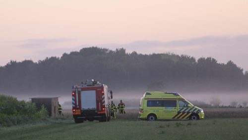 brandweer-en-ambulance-naar-ongeval-Visdijk-Nederweert-Eind-3