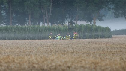 brandweer-en-ambulance-naar-ongeval-Visdijk-Nederweert-Eind-5