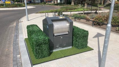 containers-aan-met-kunstbuxushaagjes-Weert