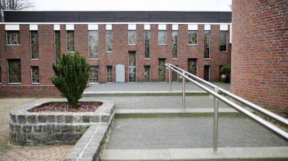 grafsteen-Pastoor-Seegers-Budschop-16-6-1916-20-11-1992-3