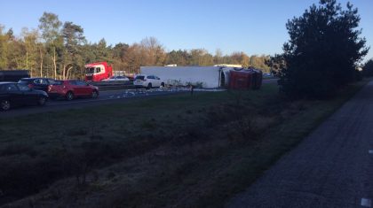 vrachtwagen-met-melk-gekanteld-A2