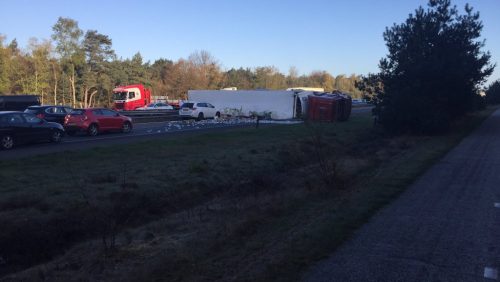 vrachtwagen-met-melk-gekanteld-A2