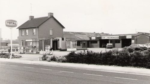 x2-Het-tankstation-werd-uitgebreid-en-verplaatst-in-de-jaren-70-80