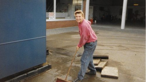 x7-Zus-Carmen-veegde-rondom-de-wasstraat